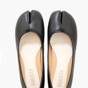 Black Ballet Flats